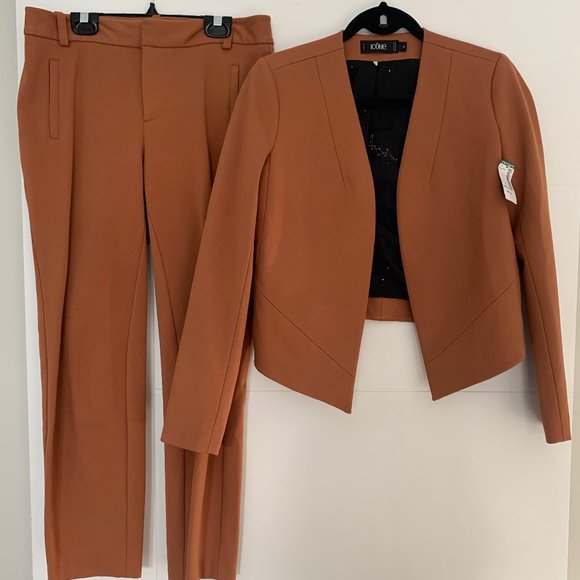 NWT TWO PIECE BLAZER AND PANT SUIT - Picture 1 of 6